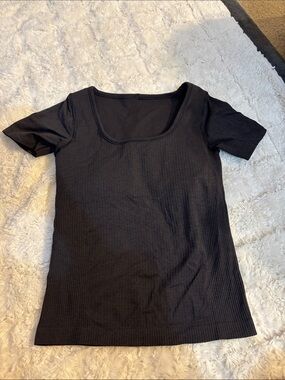 Lululemon ebb to street short sleeve with padWomen’s Black Scoop Neck Ribbed Top